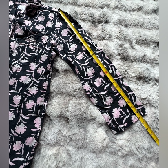 Victoria's Secret Pajamas Women's Small 2 Piece Sparkly Carnations on black - Picture 13 of 15